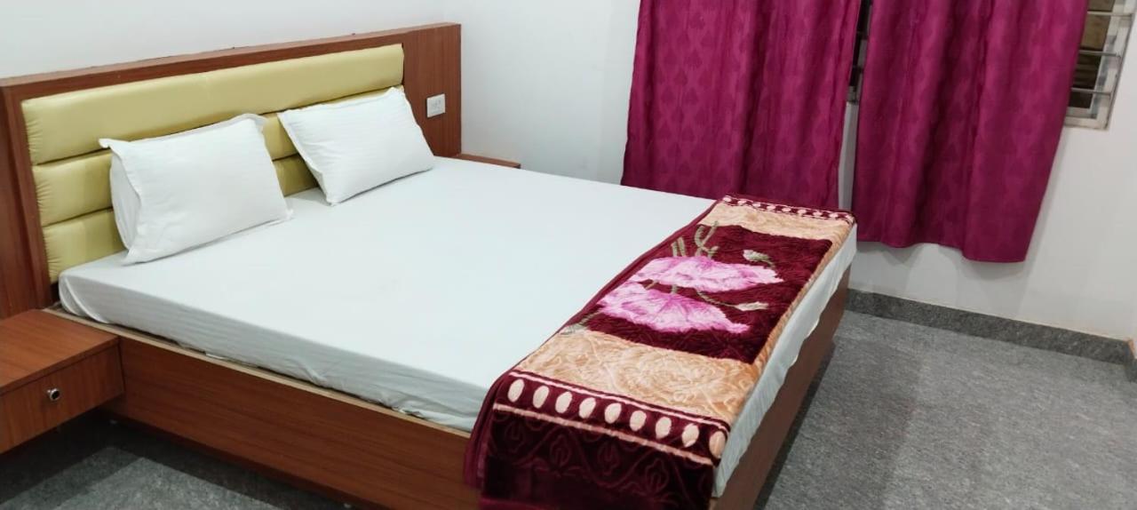 Hotel Shree Krishna Palace Раджгир Экстерьер фото